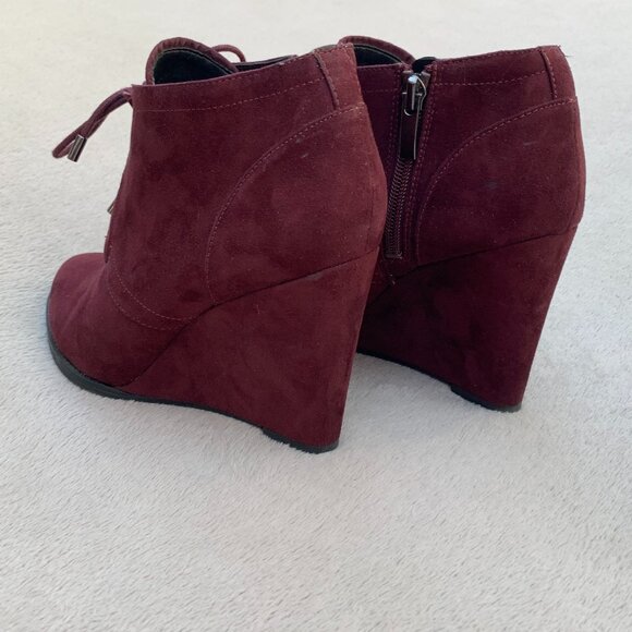 Franco Sarto Lennon Faux Suede Wedge Booties Sz 7.5 - Picture 9 of 16